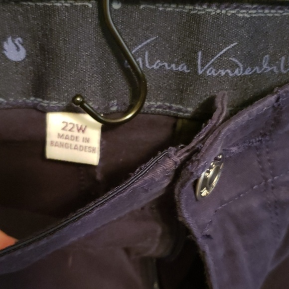 Navy Blue Capris - Picture 3 of 4